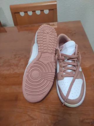 Nike SB Dunk Low Rose Whisper
