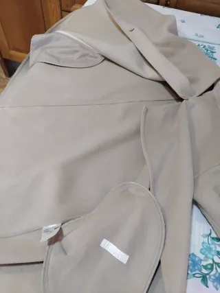 Chaquetón mujer color camel tallaL/XL.