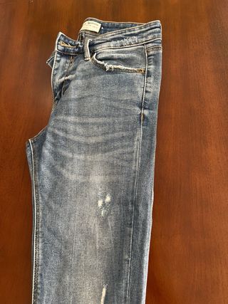 Pantalón vaquero azul Stradivarius T.36