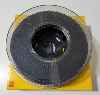 Proyector Kodak Carousel S-AV 2050 Gold.