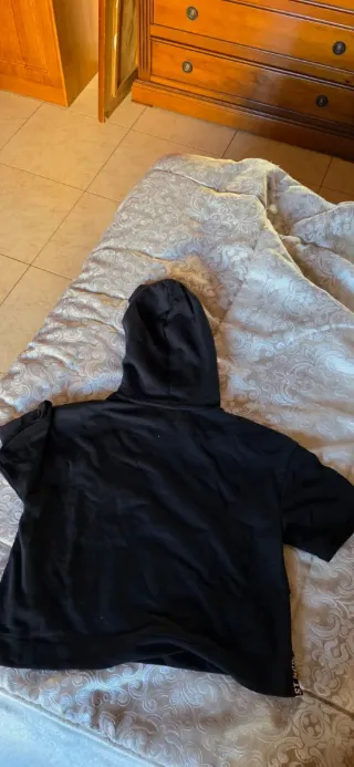 Sudadera corta negra mujer