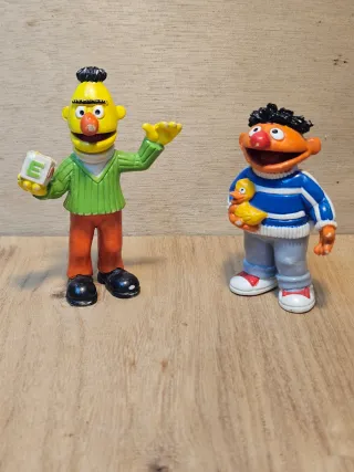LOTE Figuras PVC Bert y Ernie (EPI Y BLAS)