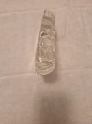 Scultura in cristallo con uccelli