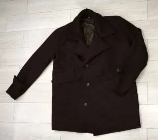 Abrigo color granate