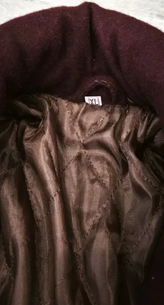 Abrigo color granate