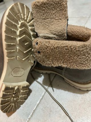 Stivaletti Bata con pelliccia