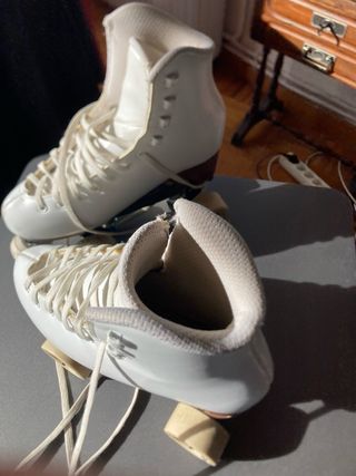 Pattini artistici Risport Venus 255