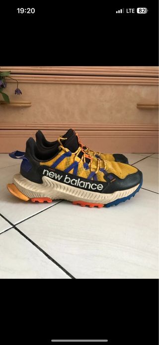 Zapatillas New Balance Amarillas y Azules