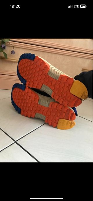 Zapatillas New Balance Amarillas y Azules