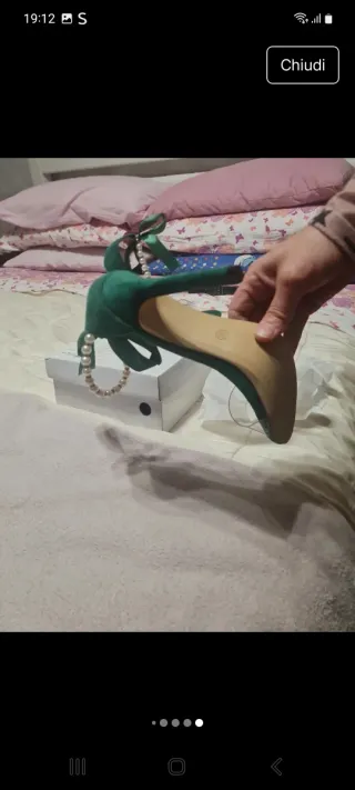 Sandali verdi con perle