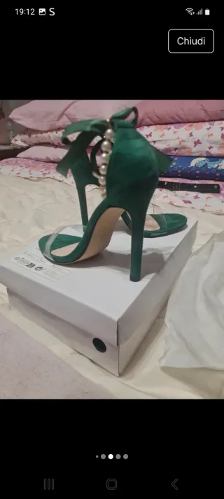 Sandali verdi con perle