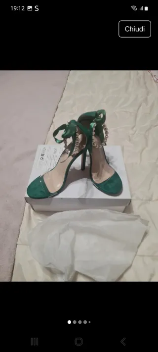 Sandali verdi con perle