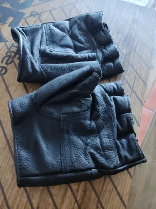 Guantes de piel (cuero) medio dedo, conducción.