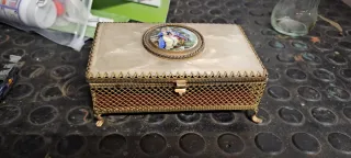 Caja joyero vintage dorada con espejo