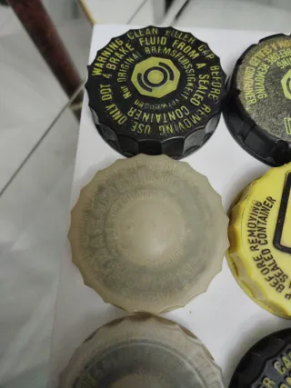 Lote tapones frenos Mercedes W123 W124 W210 W190