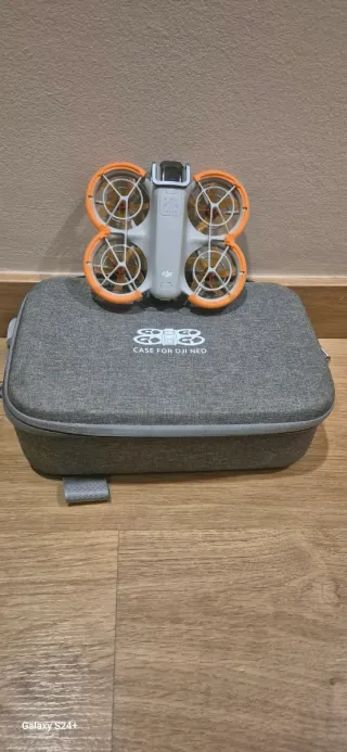 Dron DJI NEO