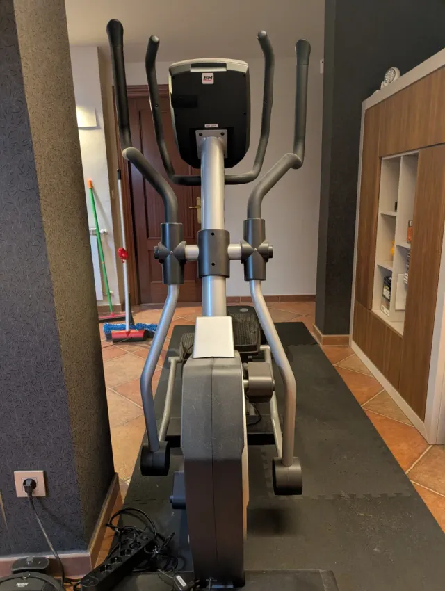 Bicicleta Elíptica BH I.FDC20 Studio