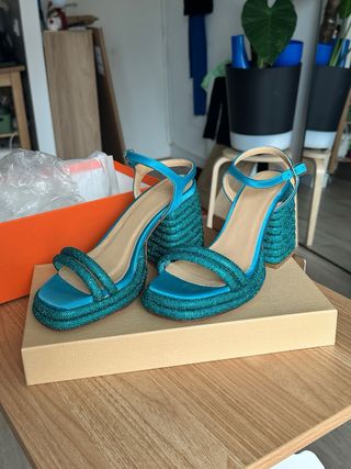 Sandalias Castañer tacón fiesta azul T37