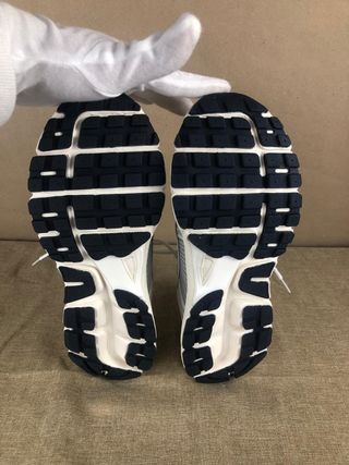 Nike plateadas talla 43