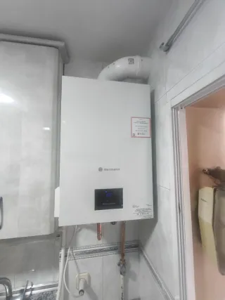 Fontanero económico con  de 25 años de experiencia