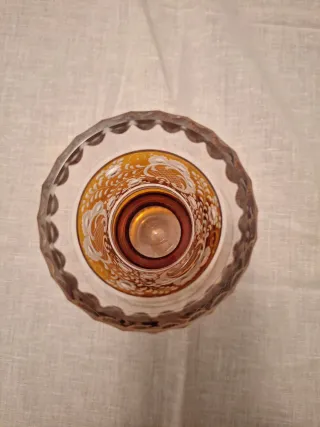 Piccolo vaso cristallo ambrato decorato inciso