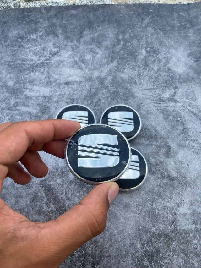 Tapabujes Seat 56mm Negro Plata Originales