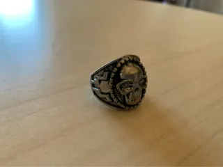 Ring Skull