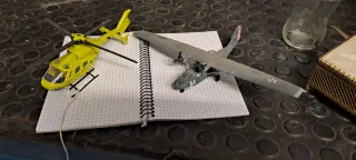 Maqueta helicóptero y avión militar