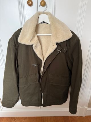 Abrigo Zara verde forro borreguito