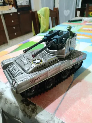 Carro armato giocattolo in latta made in Japan '60