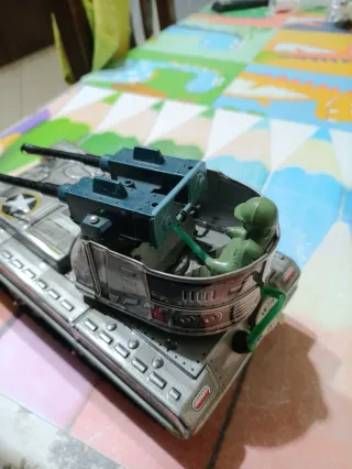 Carro armato giocattolo in latta made in Japan '60