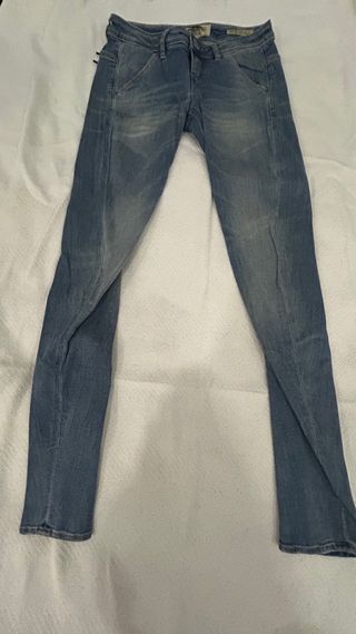 Guess Jeans azul desgastado Tiro Bajo Talla 25
