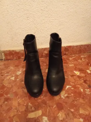 Botines de tacón negros