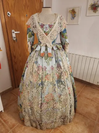 Traje Valenciana XVIII