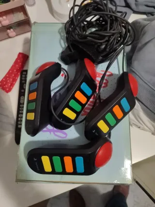 Buzz concurso universal y 4 Pulsadores. + 4 regalo