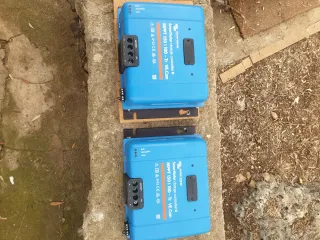 2 Reguladores Carga Victron SmartSolar MPPT 150/10