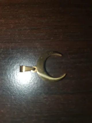 COLGANTE DE ORO DE 18 QUILATES(18K).NUEVO.