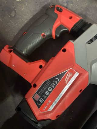 Martillo Milwaukee M18 FHX