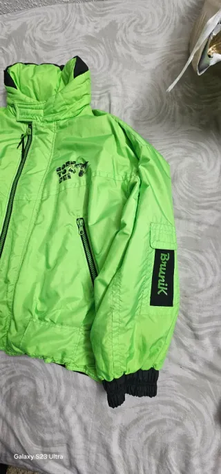 Anorak Brunik Verde con capucha
