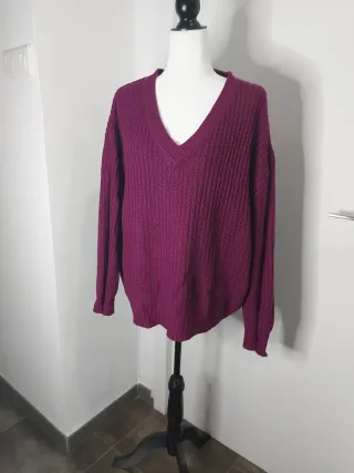Jersey morado cuello pico tipo oversize