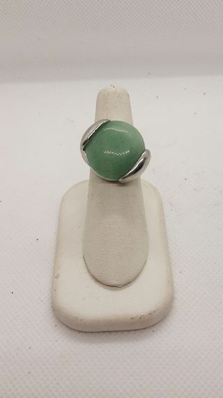 Anello con giada verde e argento