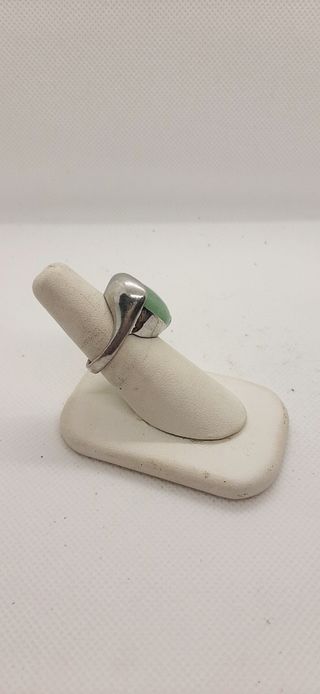 Anello con giada verde e argento