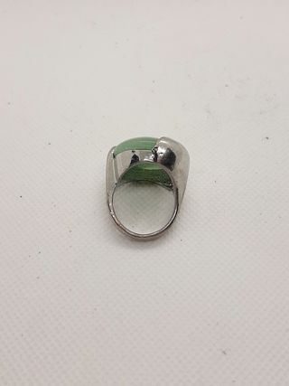 Anello con giada verde e argento
