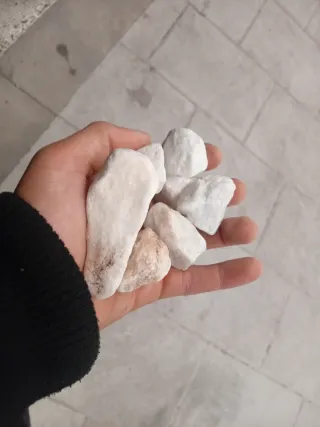 Piedras de cuarzo decorativas blancas