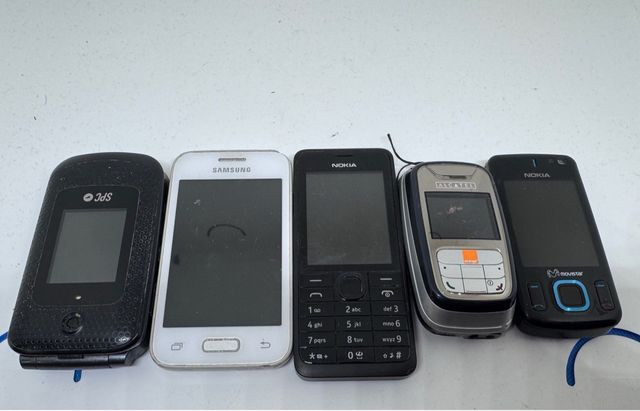 Lote 10 Móviles Nokia, Samsung....