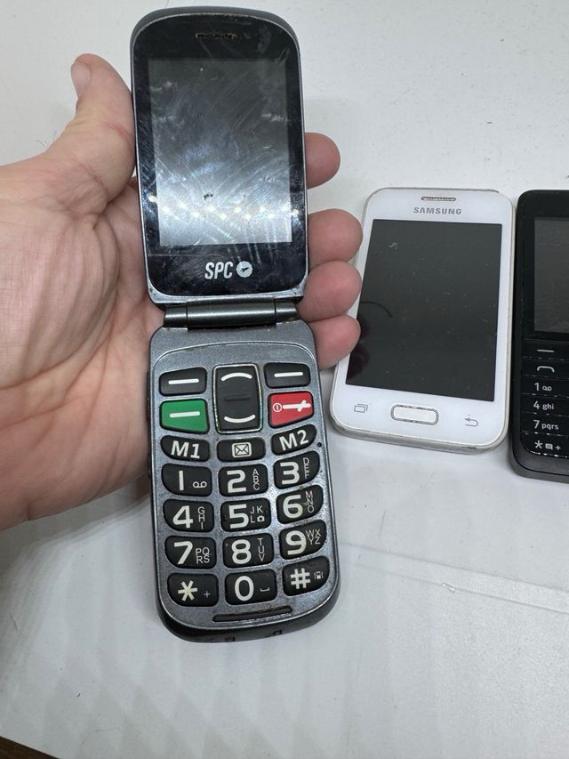 Lote 10 Móviles Nokia, Samsung....