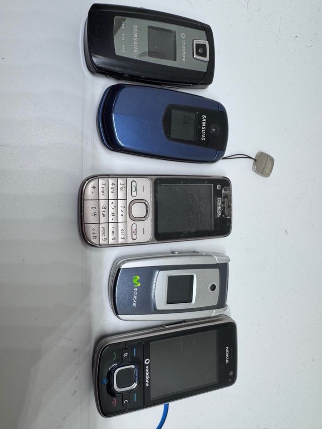 Lote 10 Móviles Nokia, Samsung....