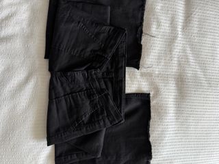 Pantalones vaqueros grises y rosas