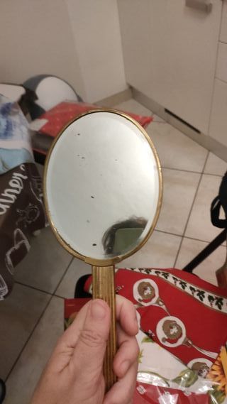 Specchio antico decorato con pietra verde