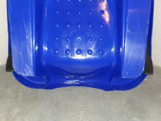 Trineo azul para nieve